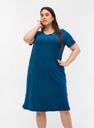 Short-sleeved dress in cotton with slit, Majolica Blue, Model image number 0