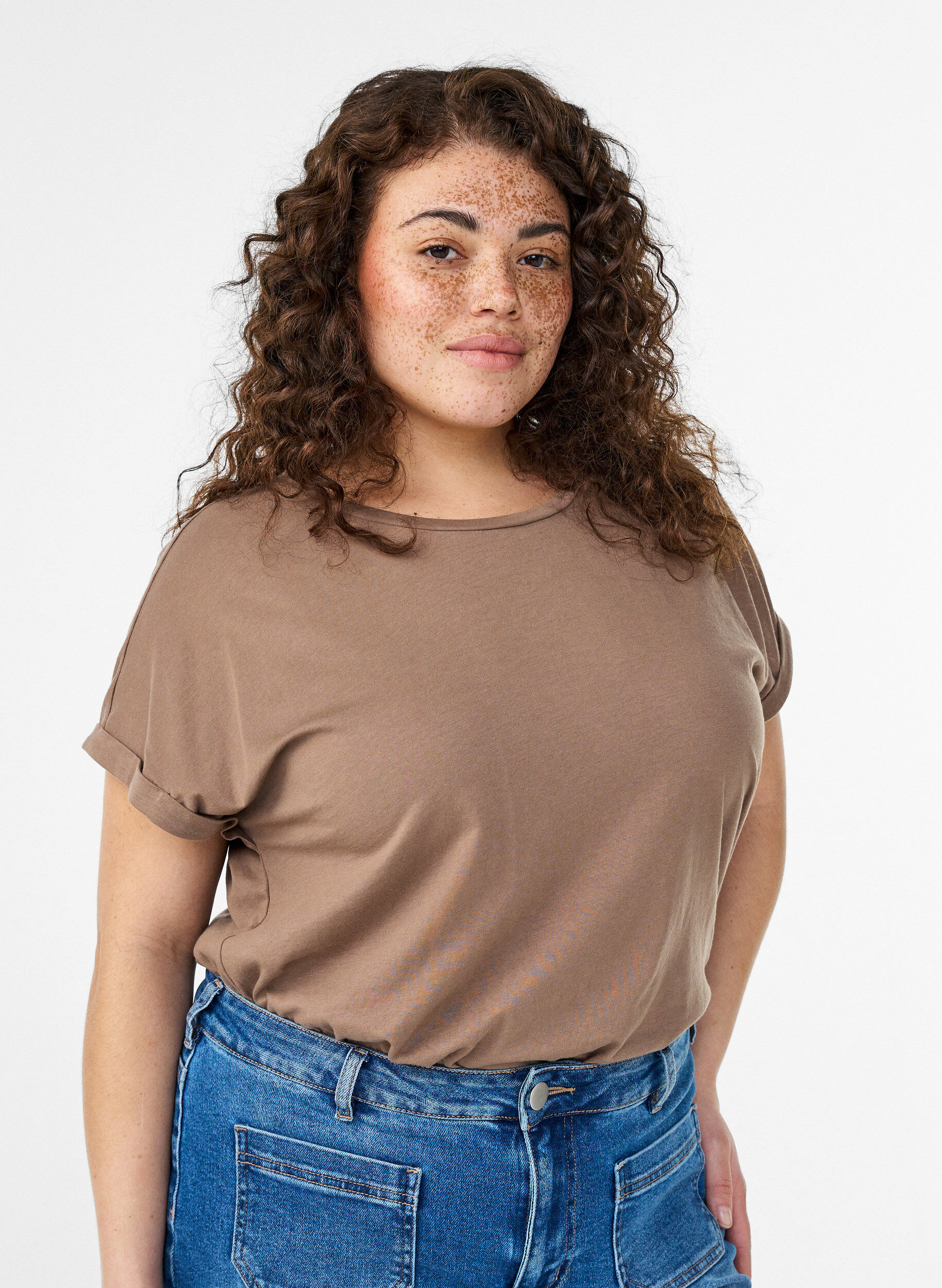 Short-sleeved cotton blend t-shirt, Brown, Model