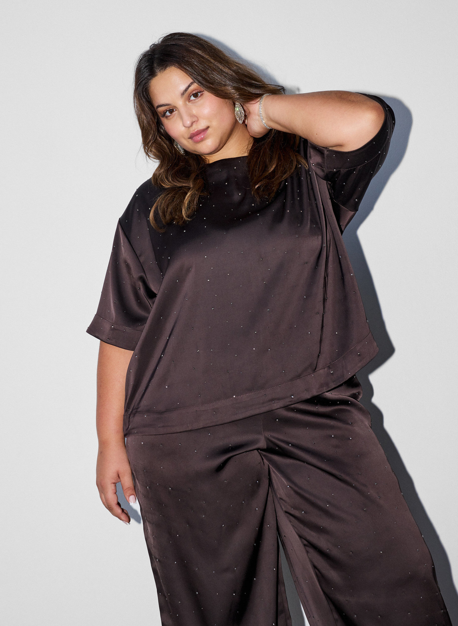 ZizzifashionSatin blouse with rhinestones and elbow-length sleeves, Brown, Model image number 0