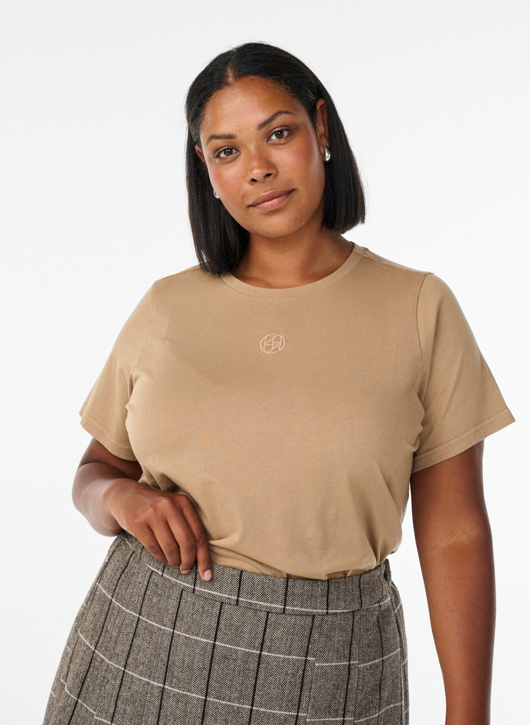 T-shirt in organic cotton with a washed look, Beige, Model
