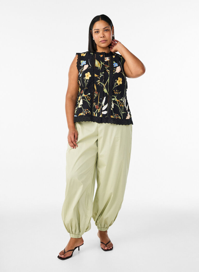 Sleeveless cotton blouse with floral print and broderie anglaise, Black, Model image number 1