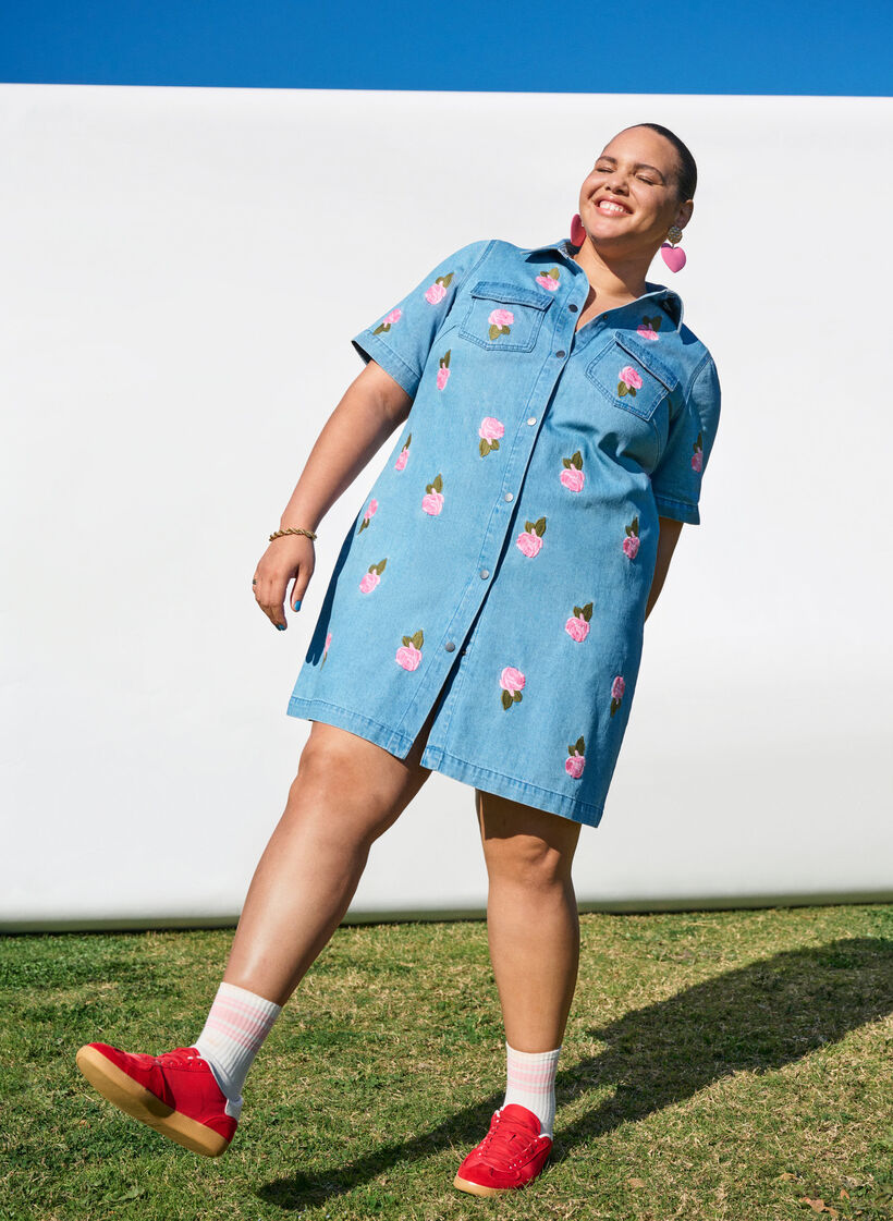 Short denim dress with embroidered flowers, Light Blue, Image image number 0
