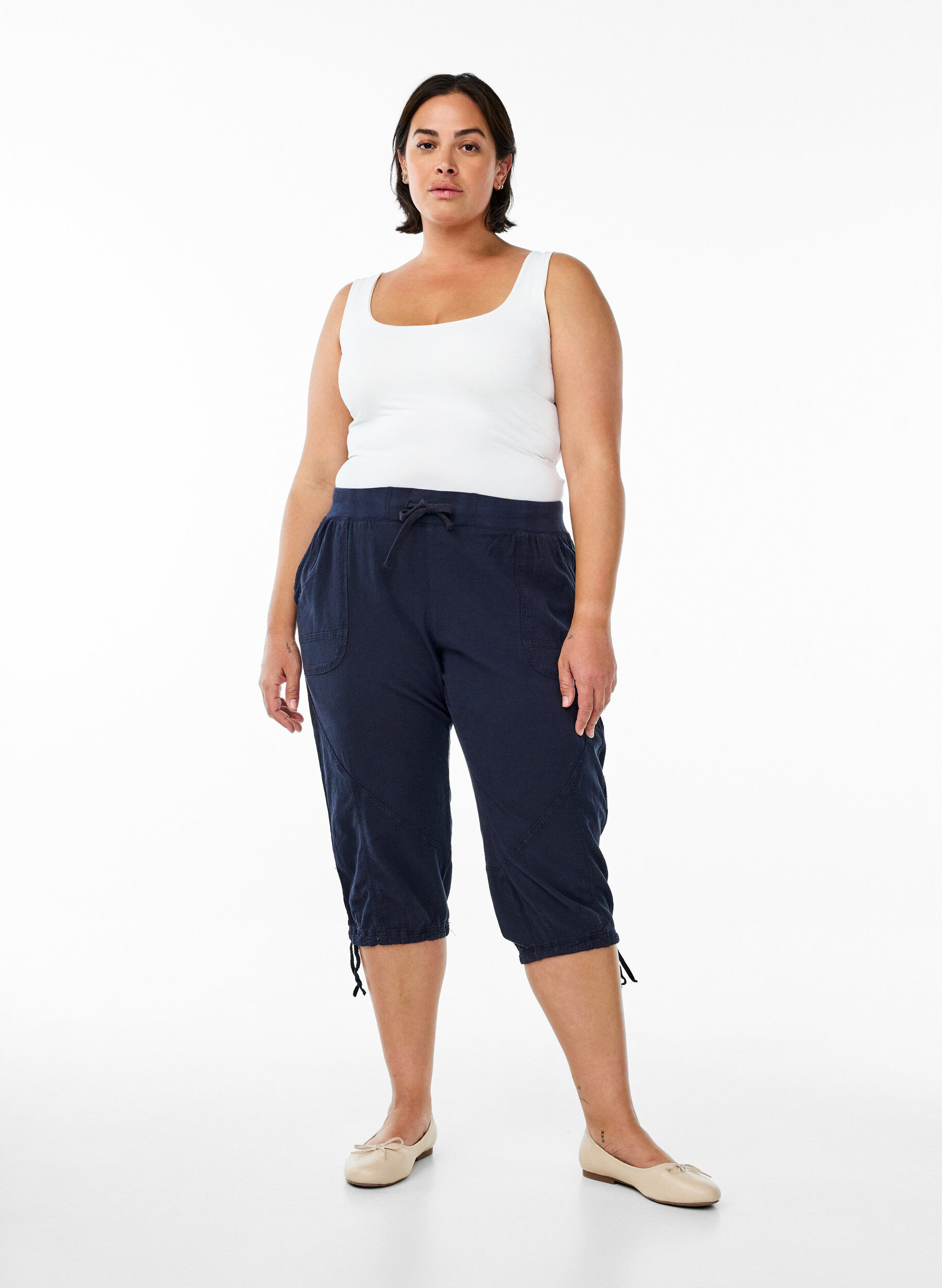 Cotton Capri trousers , Blue, Model