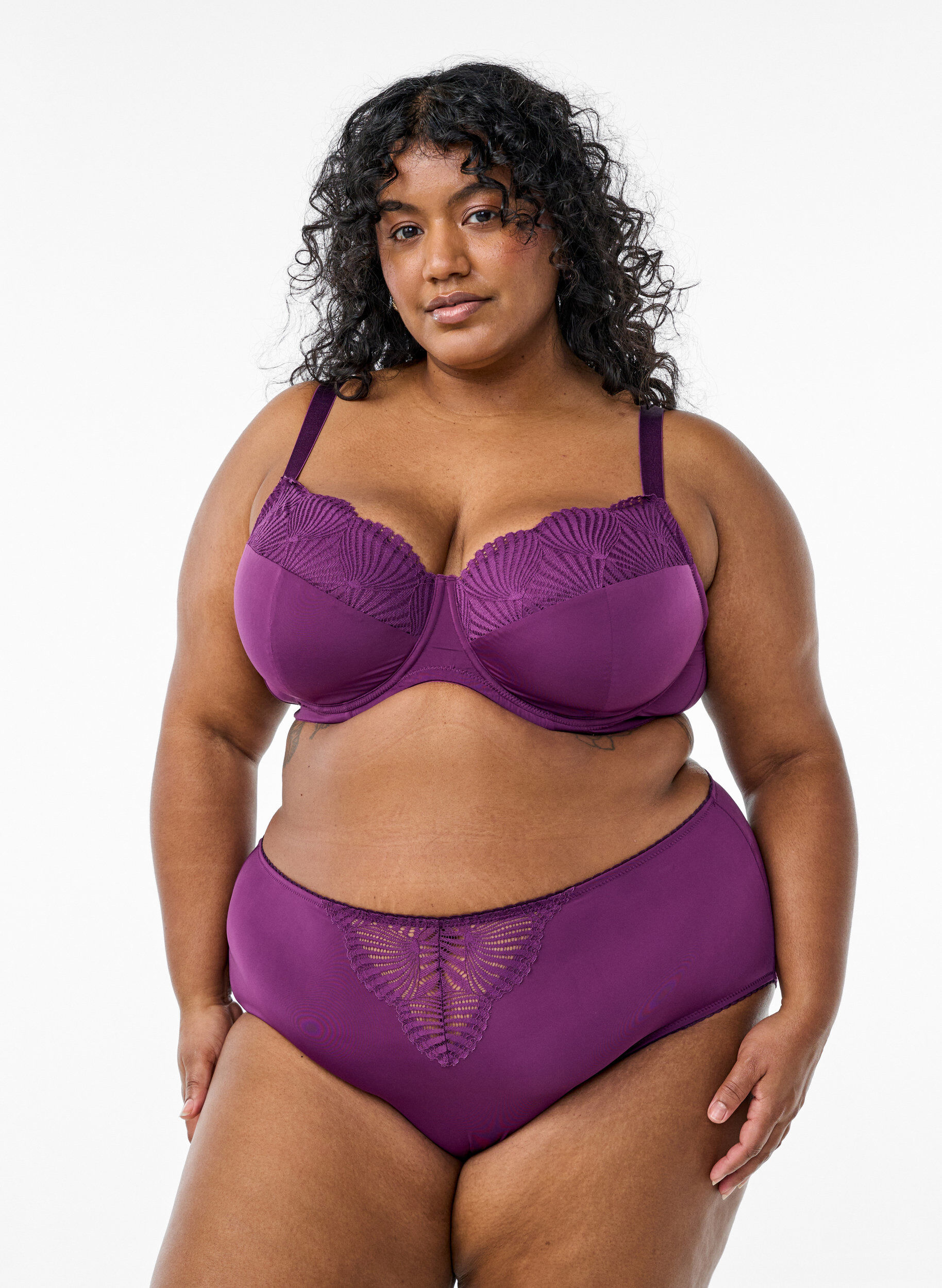 Briefs panties in microfibre with lace details, Dark Bordeaux, Model