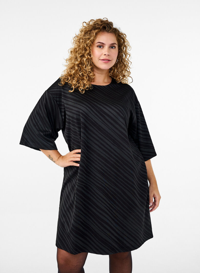 Patterned dress with 3/4 sleeves, Black, Model image number 0