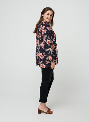 MDAMILLA, L/S, BLOUSE, NS w. Red Flower, Model image number 1