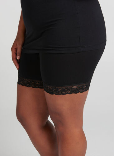 Shorts with a lace trim, Black, Model image number 0