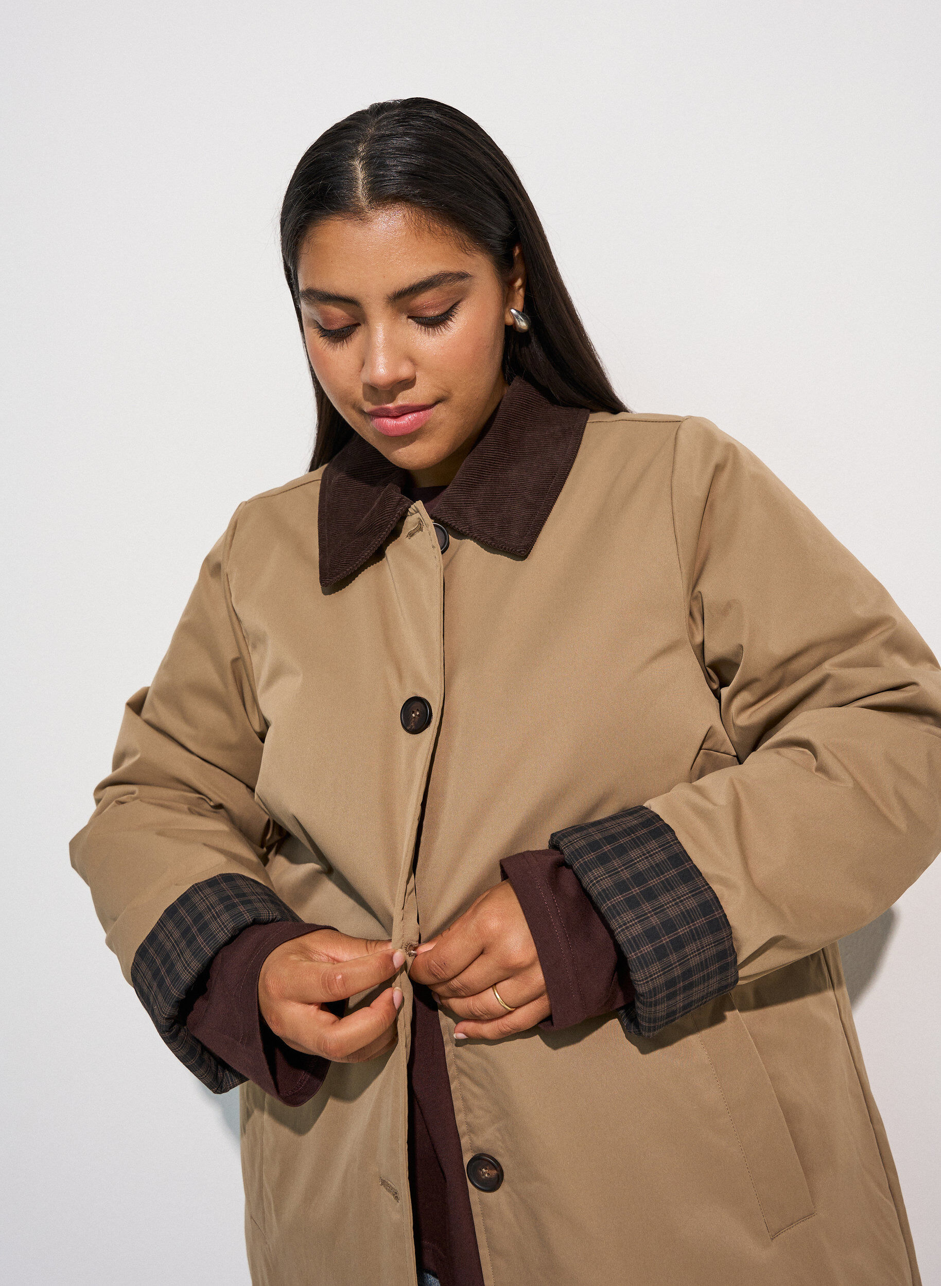 ZizzifashionMid-length jacket with corduroy collar, Beige, Model image number 3