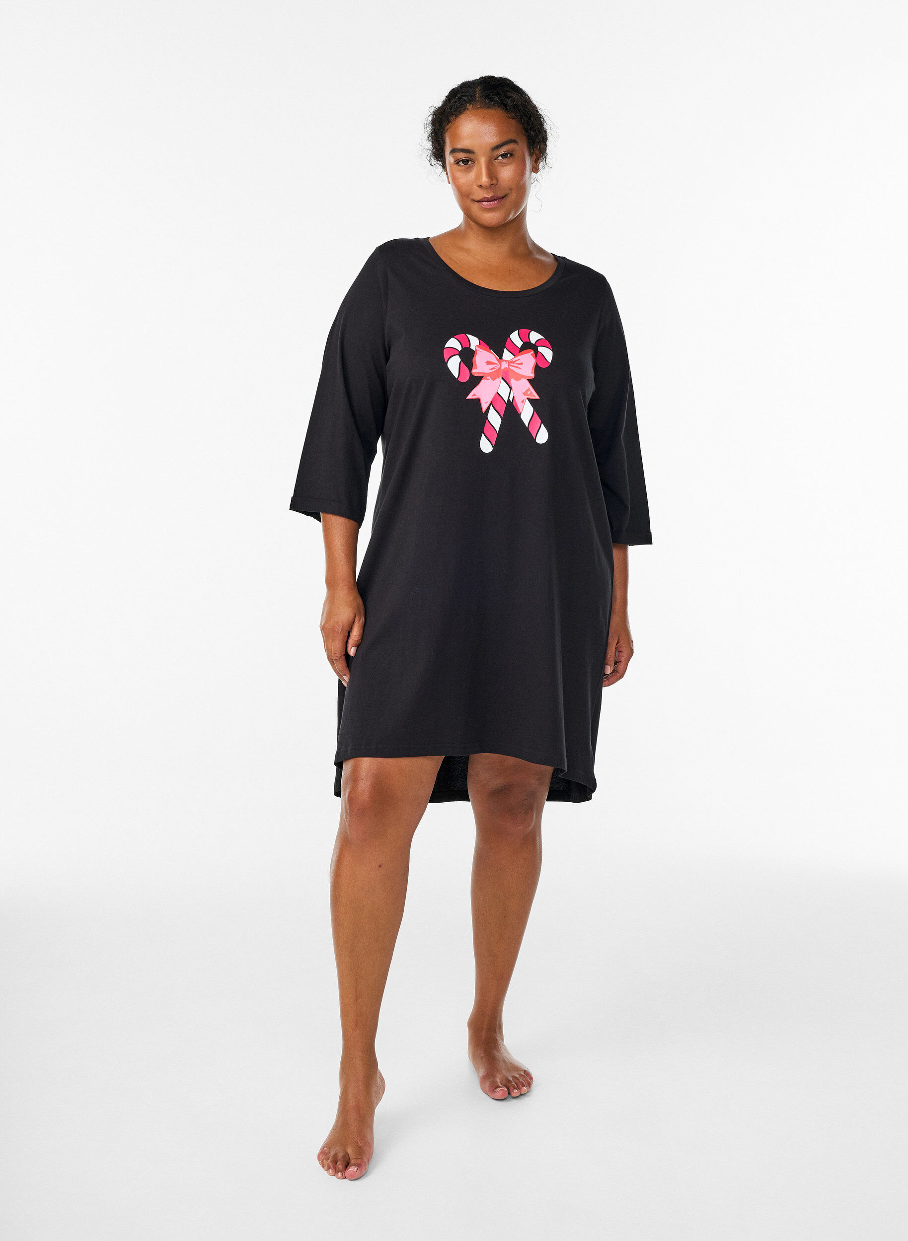 Zizzifashion Nightdress in organic cotton with Christmas motif, Black, Model image number 1