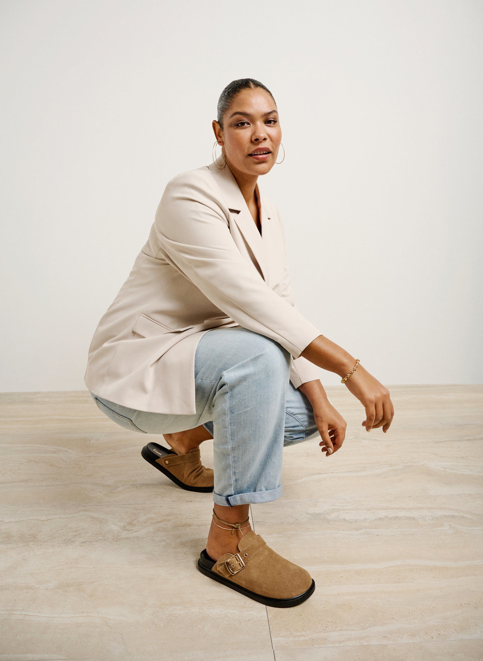 Zizzifashion Wide fit suede clogs, Woodsmoke, Image image number 0