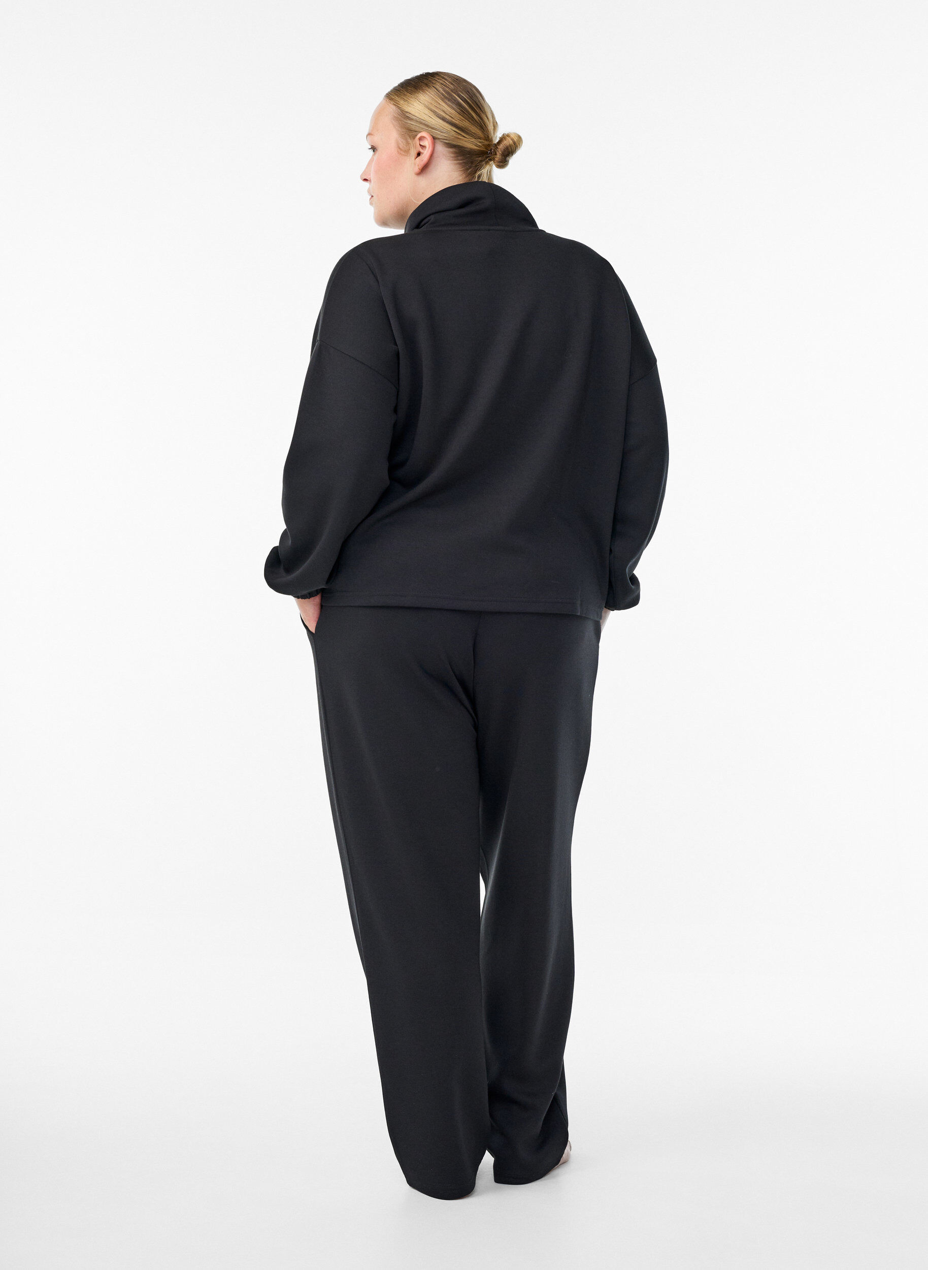 Zizzifashion Loose trousers in modal mix, Black, Model image number 1