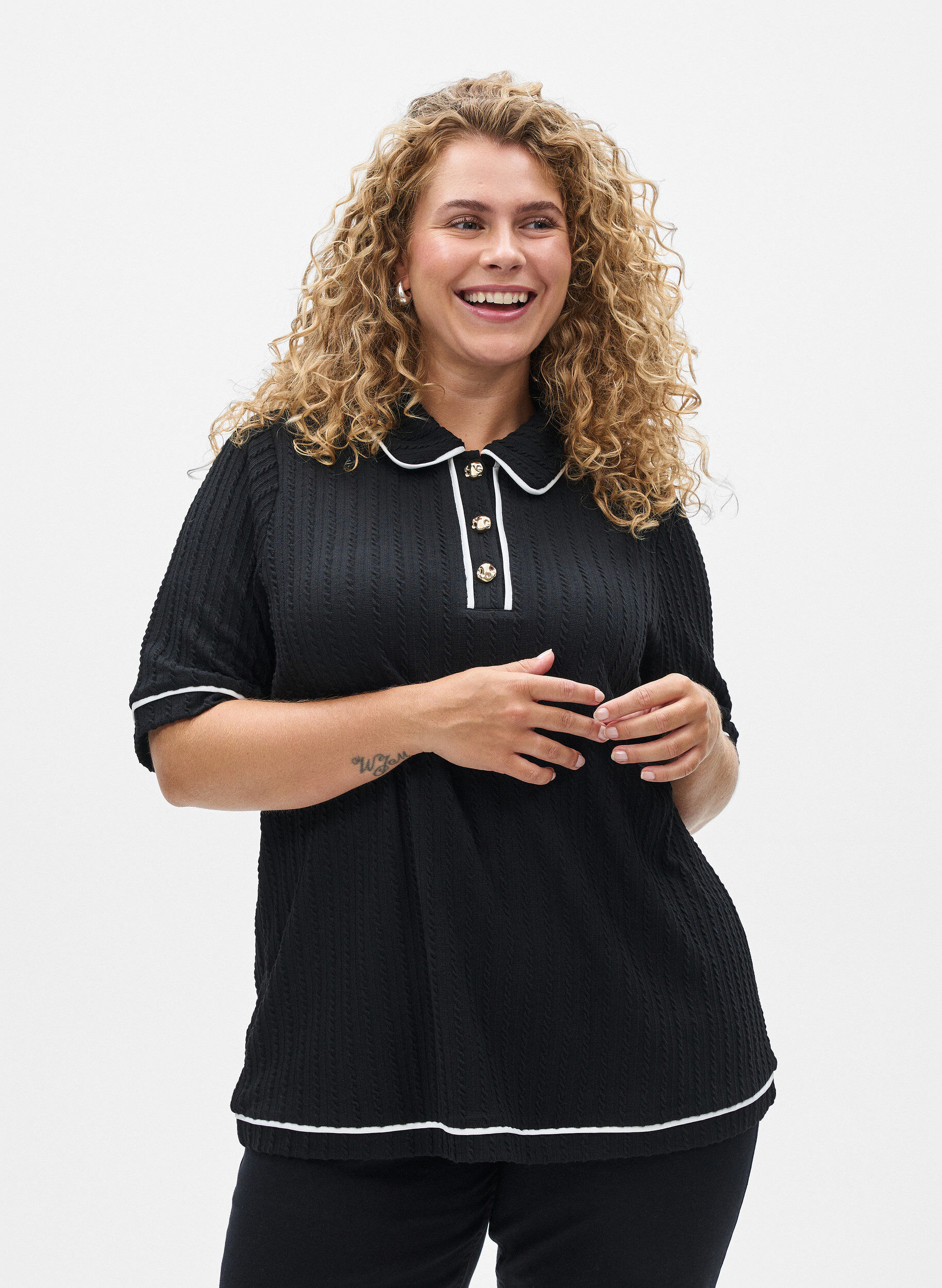 Textured jersey polo shirt with contrast trims, Black, Model