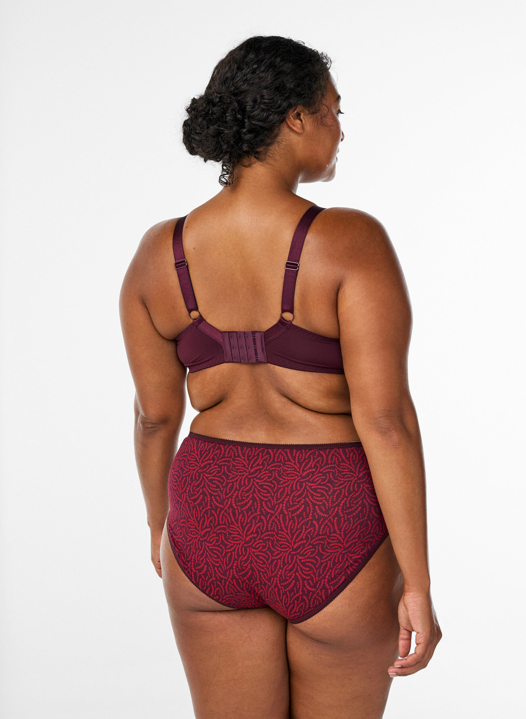 Zizzifashion Padded lace bra with underwire, Red, Model image number 2