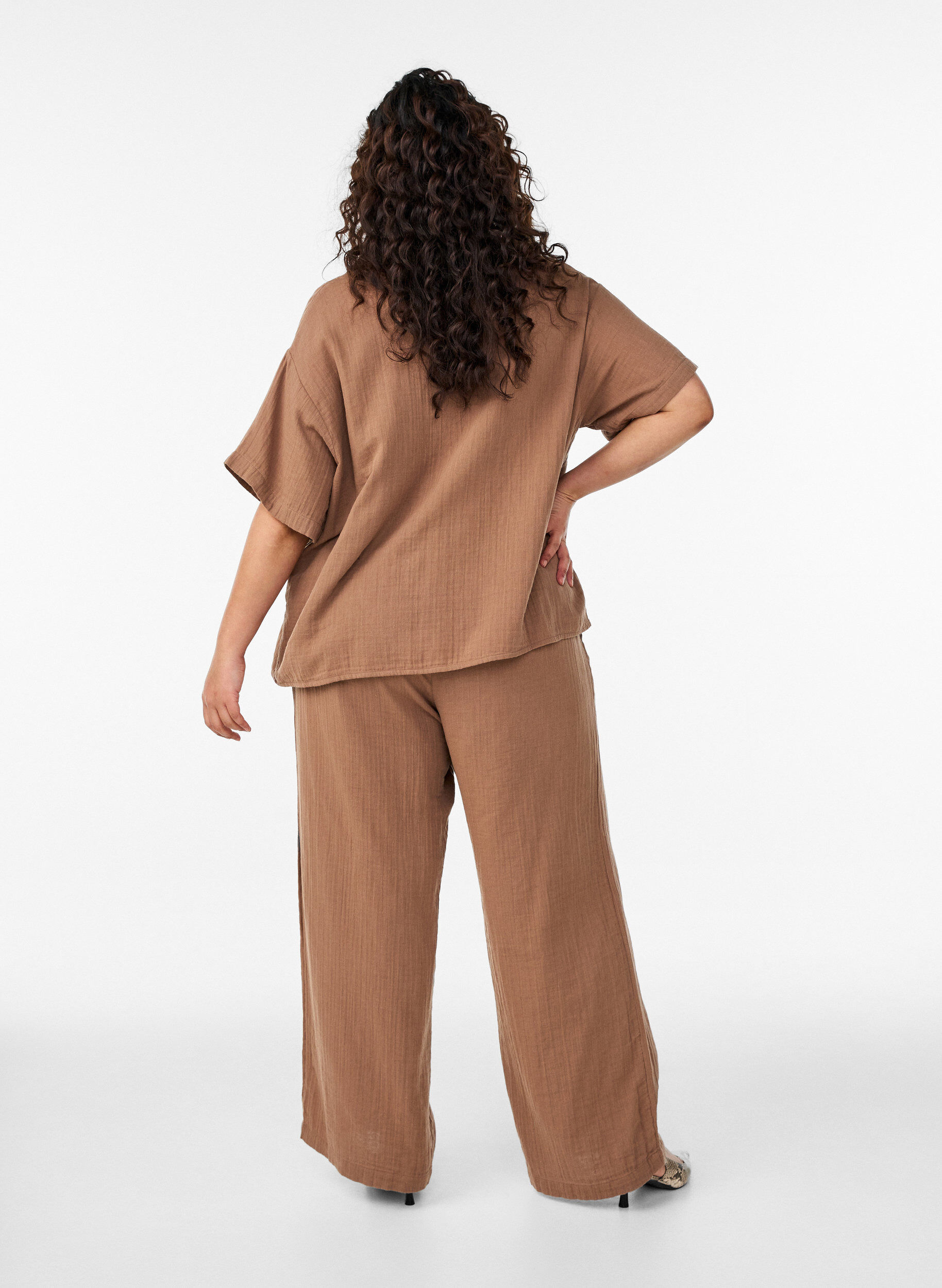 ZizzifashionHigh-waisted cotton muslin trousers with loose legs, Brown, Model image number 1