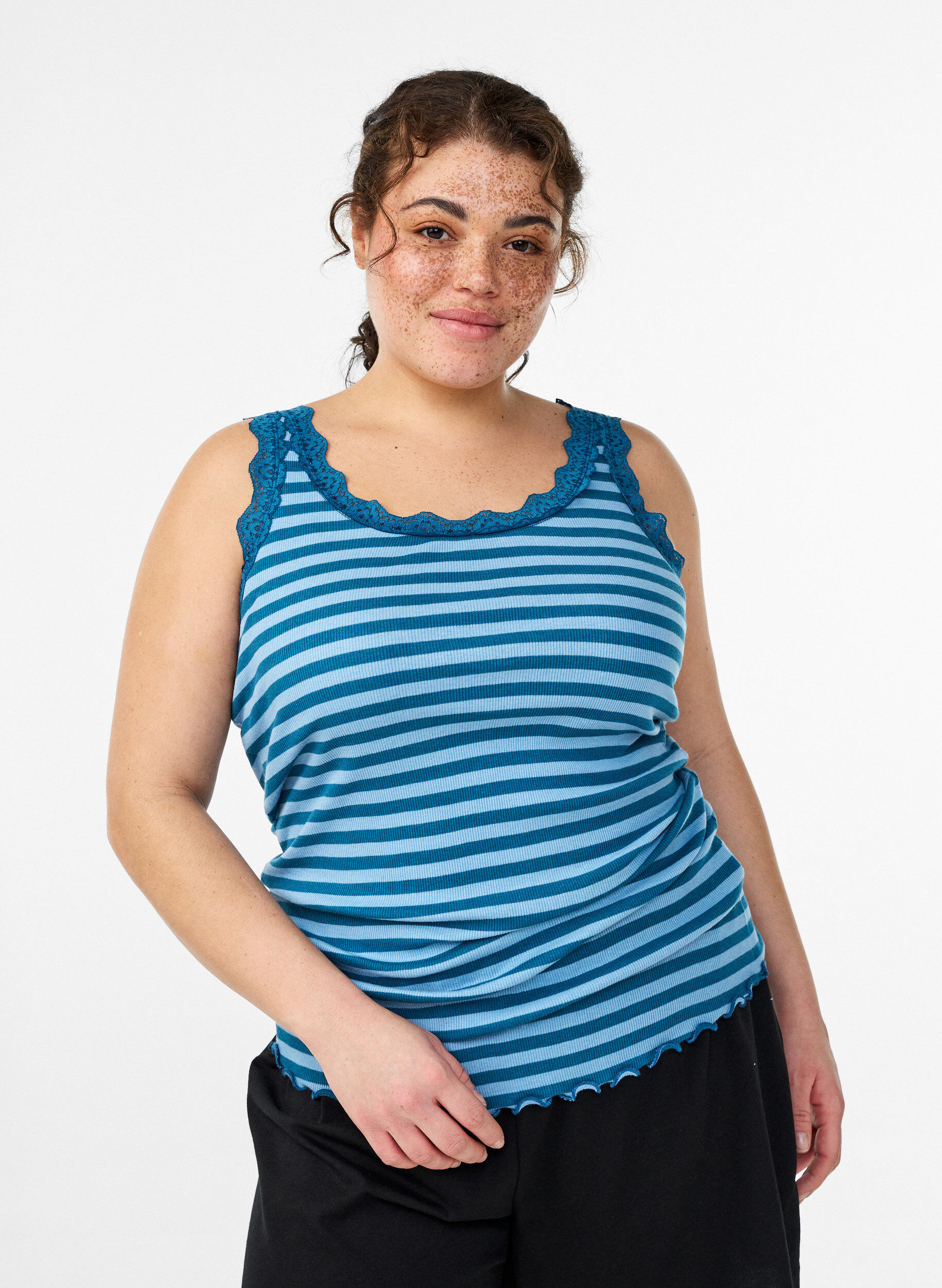 Striped top with a ribbed texture and a lace trim, Blue, Model