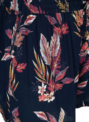 Loose viscose shorts with a floral print, Indian Summer Flower, Packshot image number 2