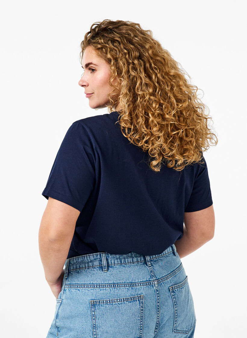 Basic cotton T-shirt with round neck, Blue, Model image number 2