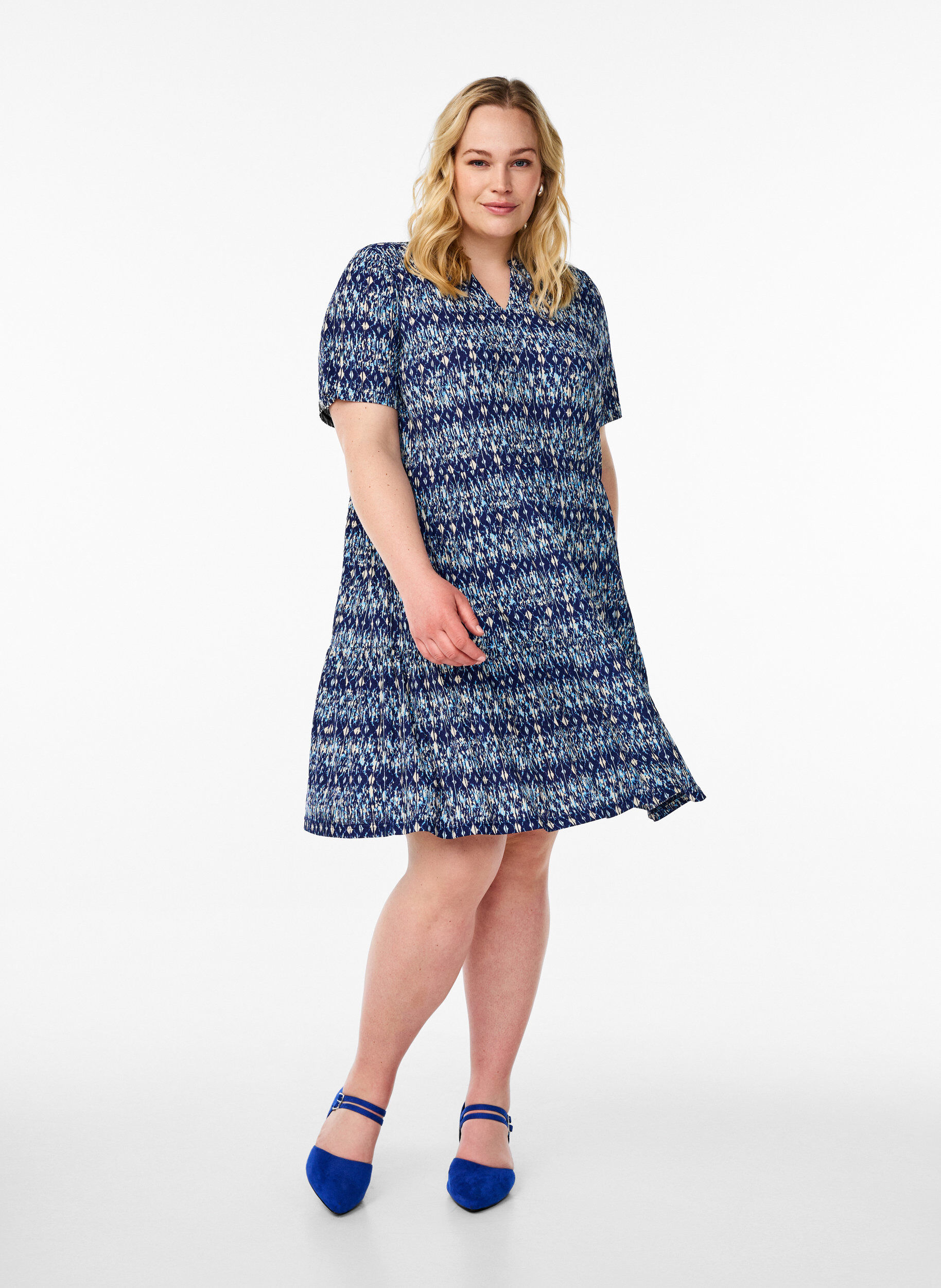 Zizzifashion Patterned dress with panels, Blue, Model image number 1