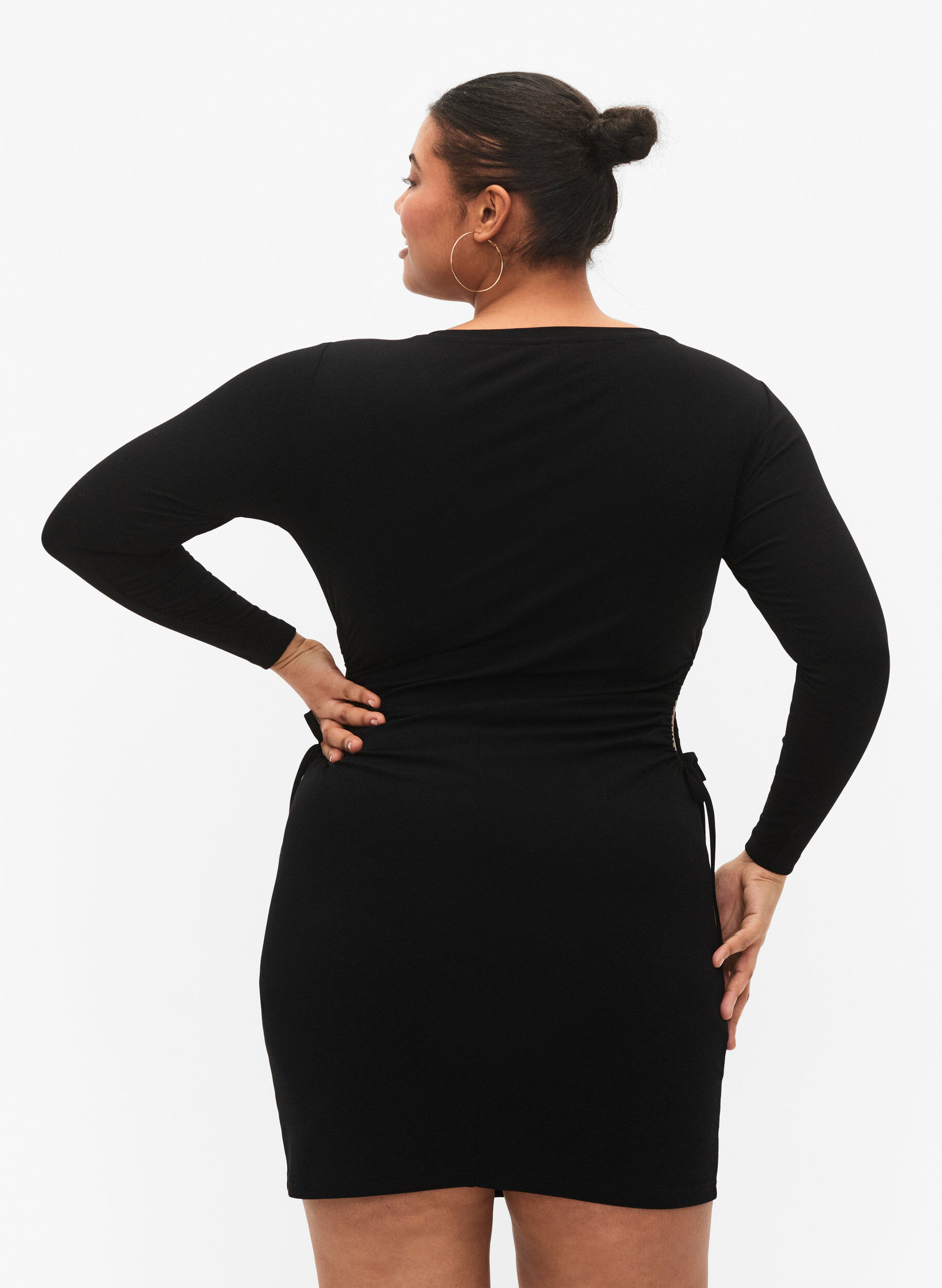 Zizzifashion Close fitted dress with cut-out, Black, Model image number 1