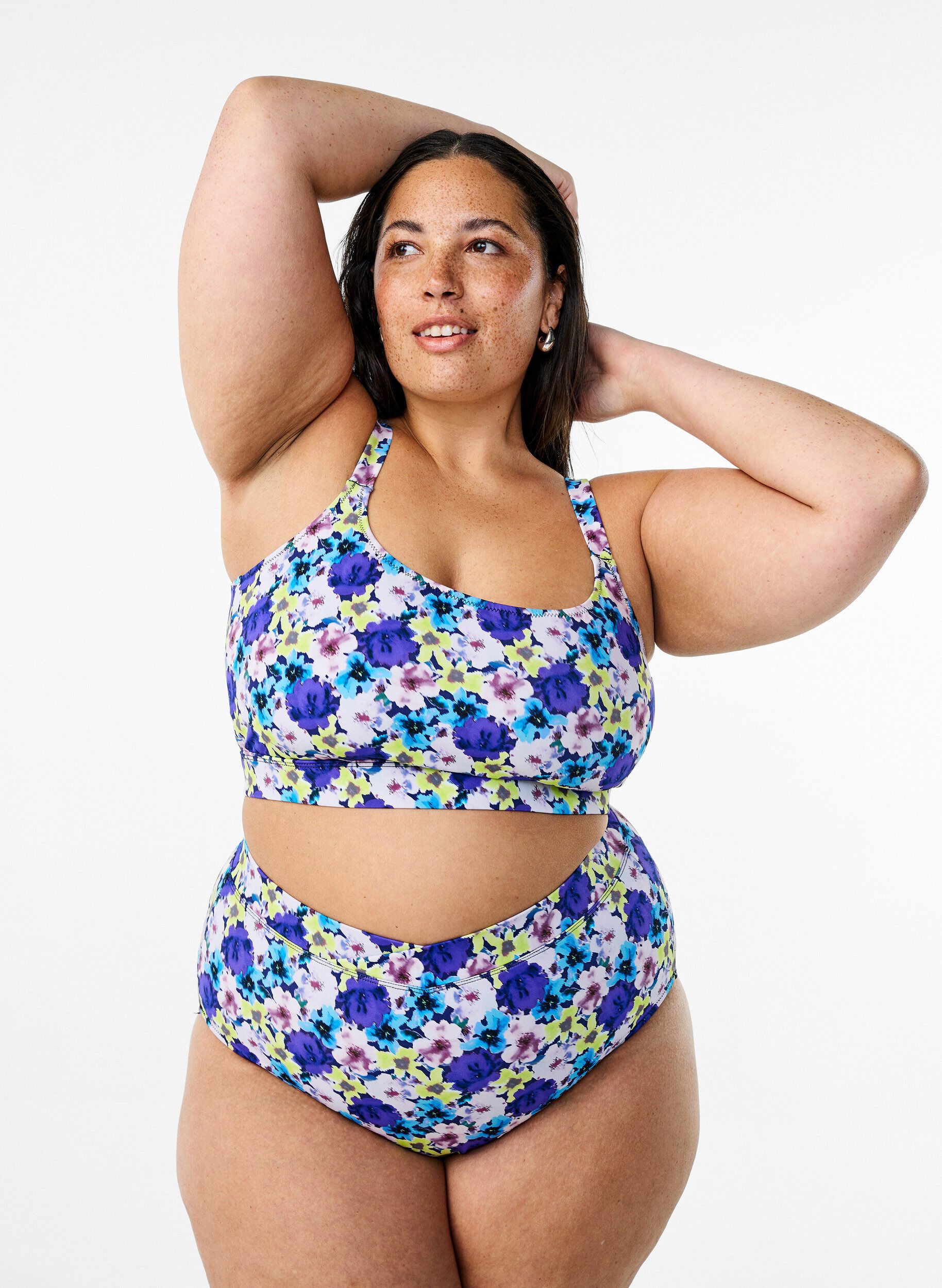 High-waisted floral bikini bottoms, Purple, Model
