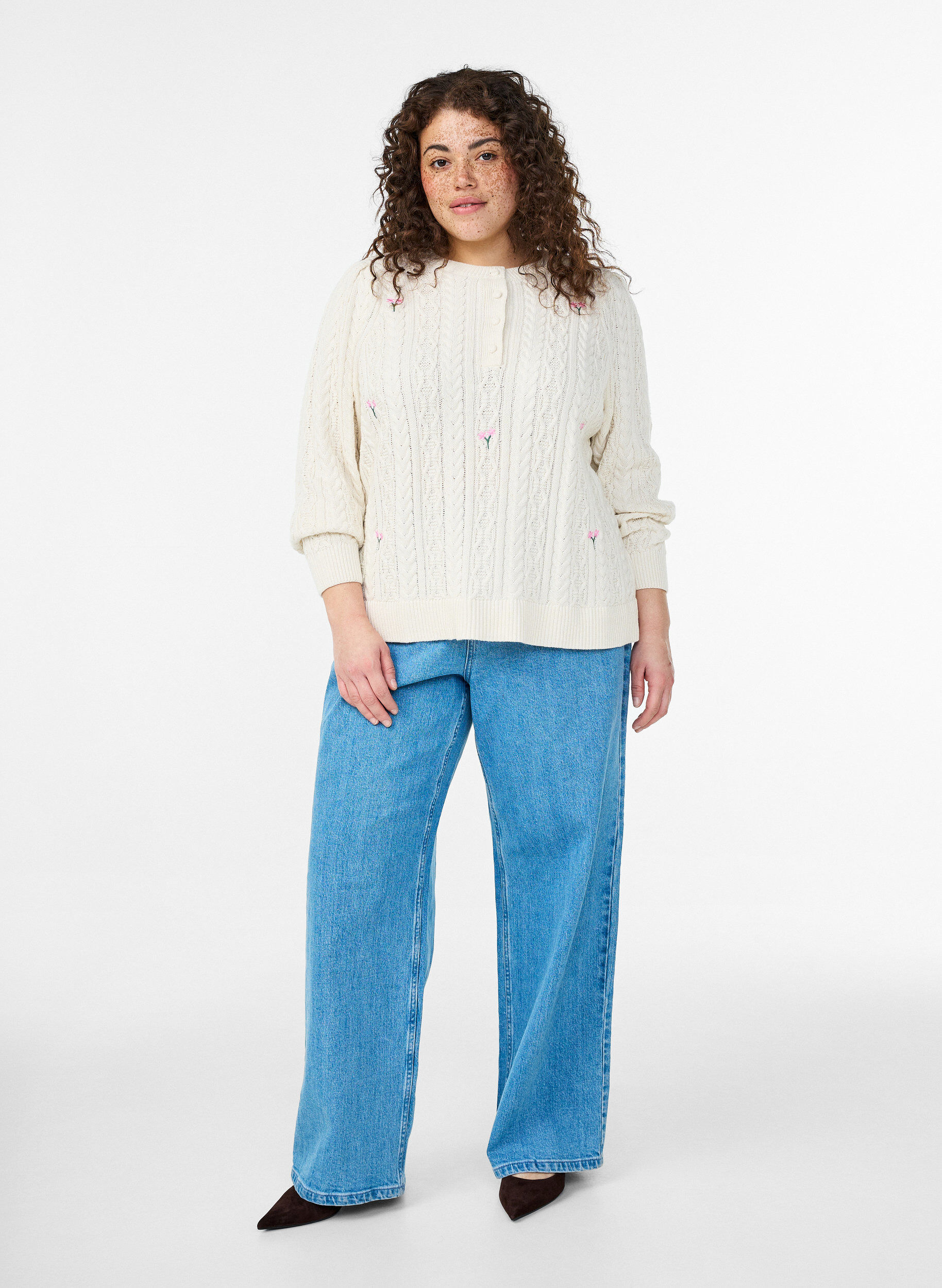 Zizzifashion Knit blouse with cable pattern and embroidered flowers, White, Model image number 1