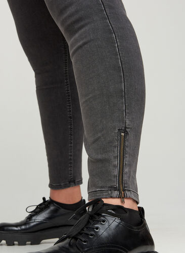 Cropped Amy jeans with a high waist and zip, Grey Denim, Model image number 1