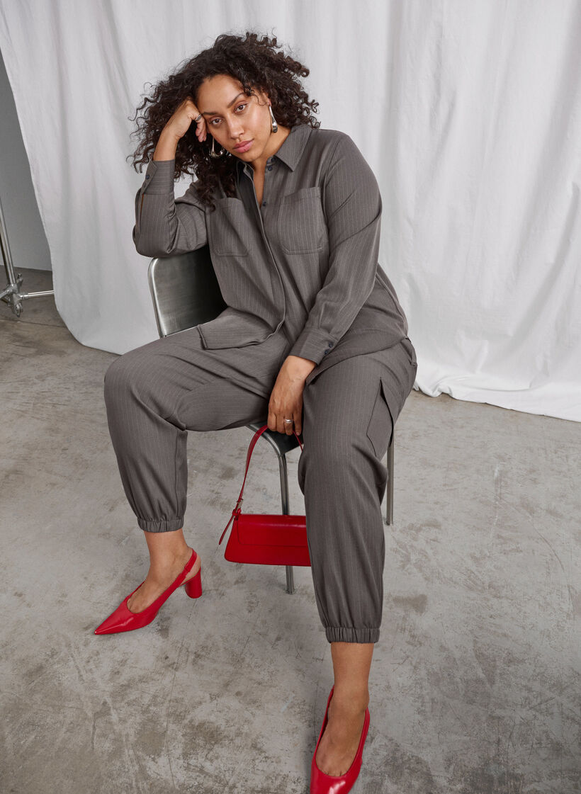 Trousers with cargo pockets and elasticated waist, Dark Grey, Image image number 0