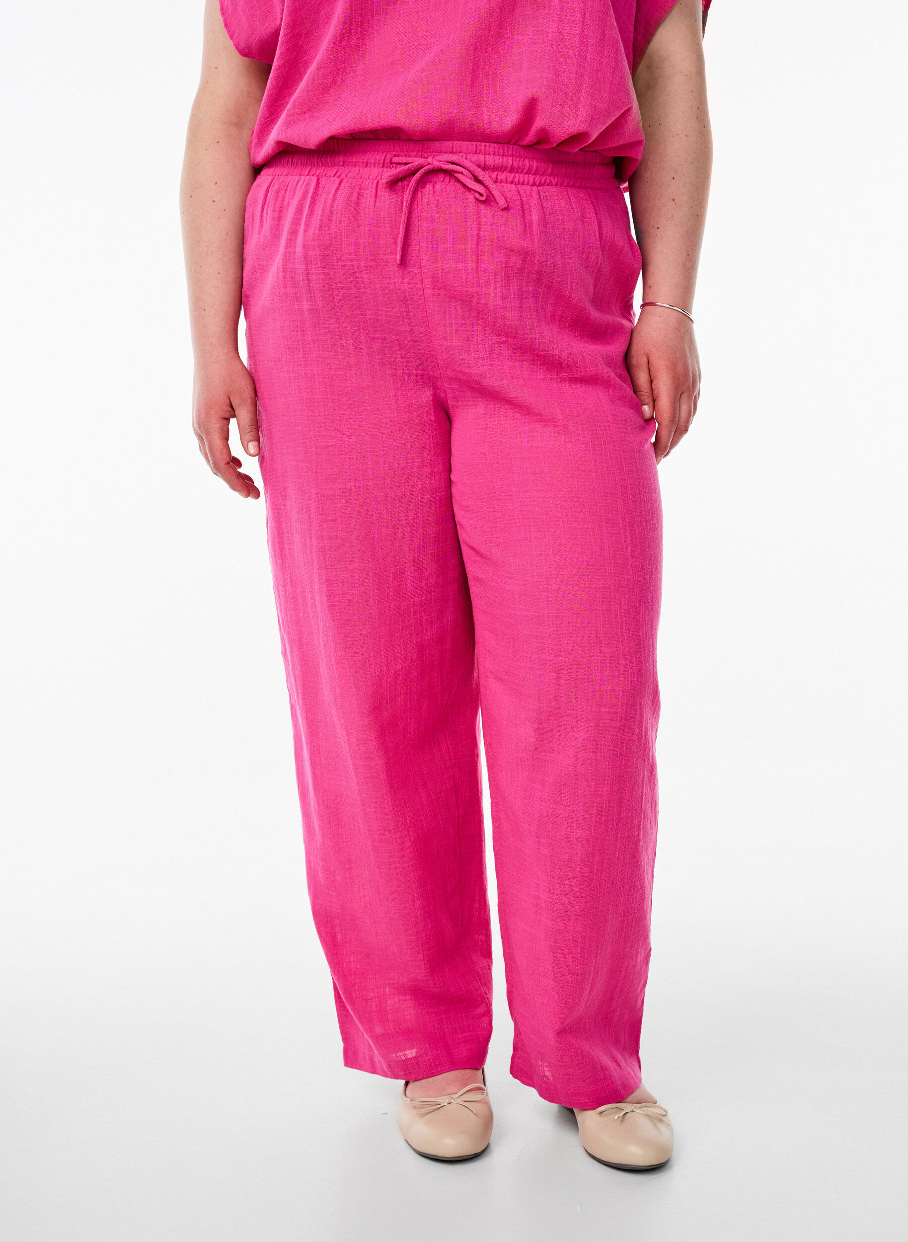 Zizzifashion FLASH - Straight fit trousers with high waist, Pink, Model image number 2