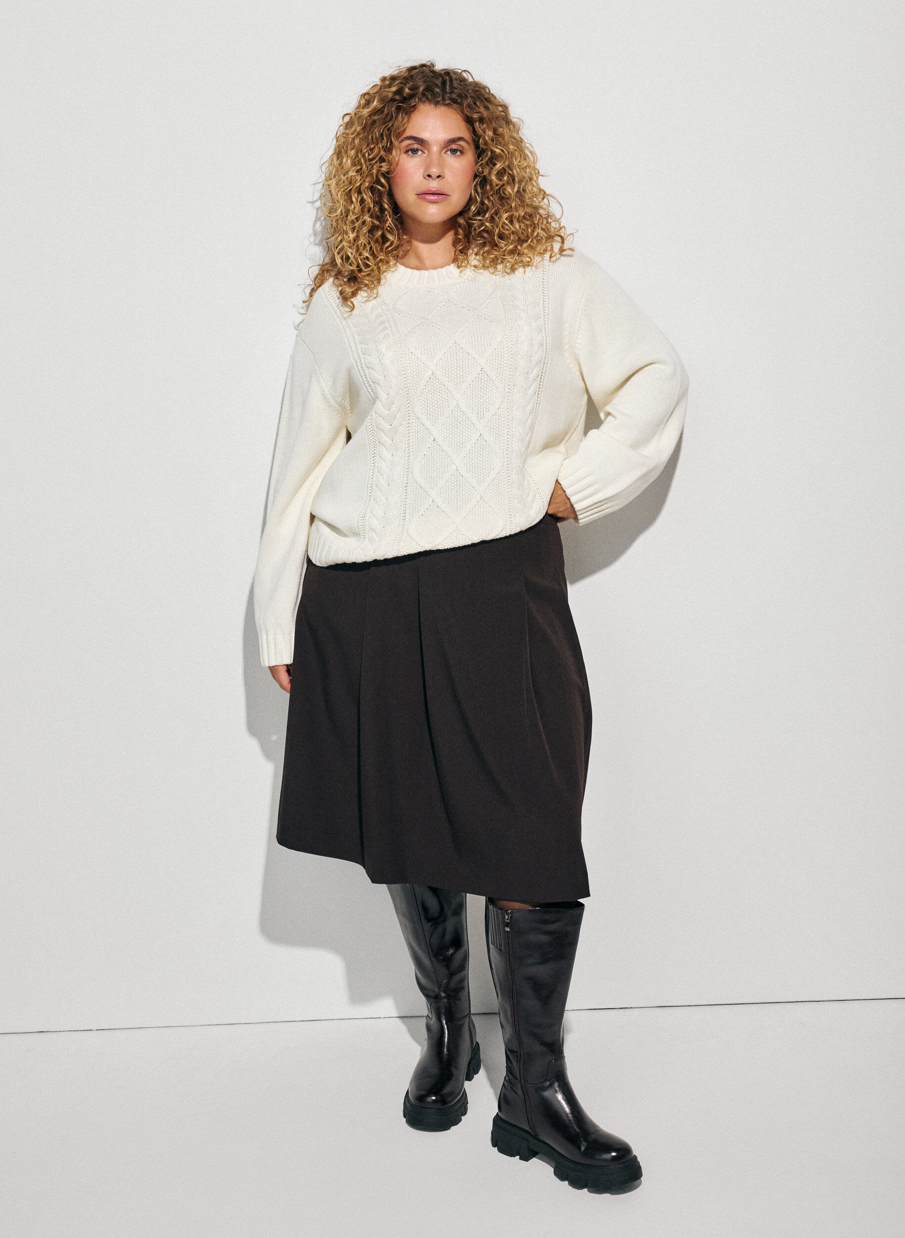 Knee-length A-line skirt, Brown, Model