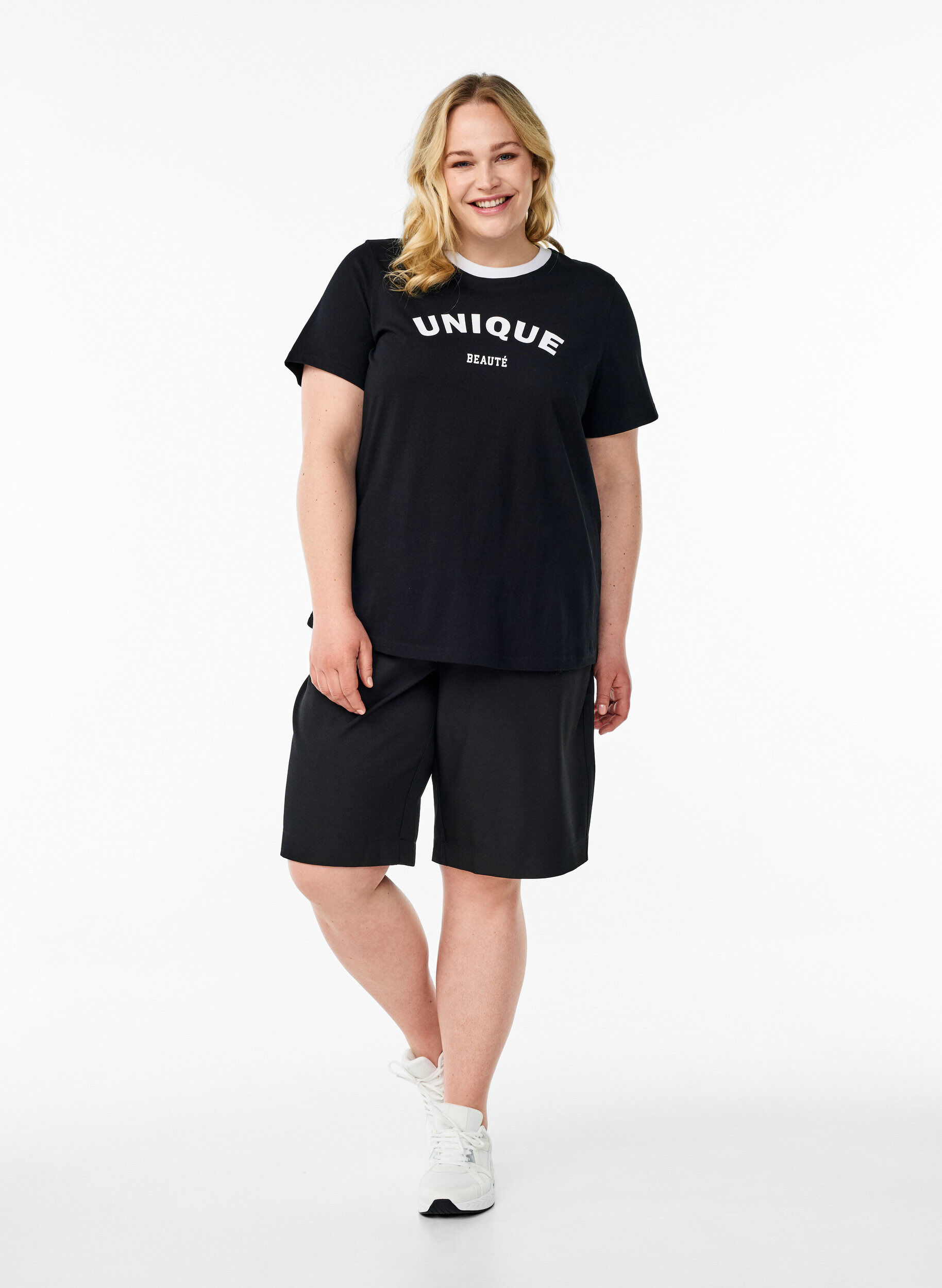 Zizzifashion T-shirt with text print and contrast trim, Black, Model image number 1