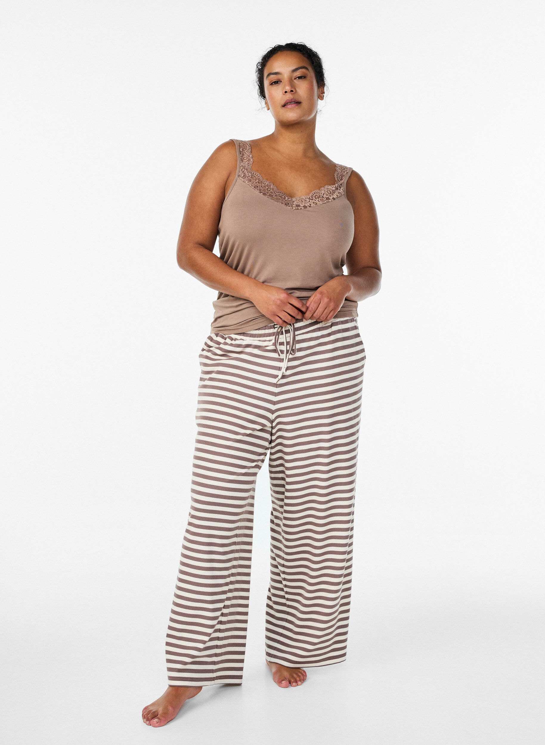 Zizzifashion Striped pyjama trousers with a high waist and wide legs, Beige, Model image number 0