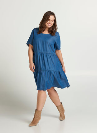 Short-sleeved, pleated denim dress, Medium Blue, Model image number 2