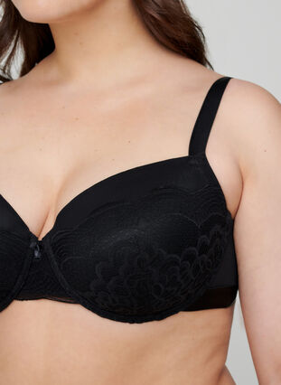 Lace Alma bra with underwiring, Black, Model image number 2