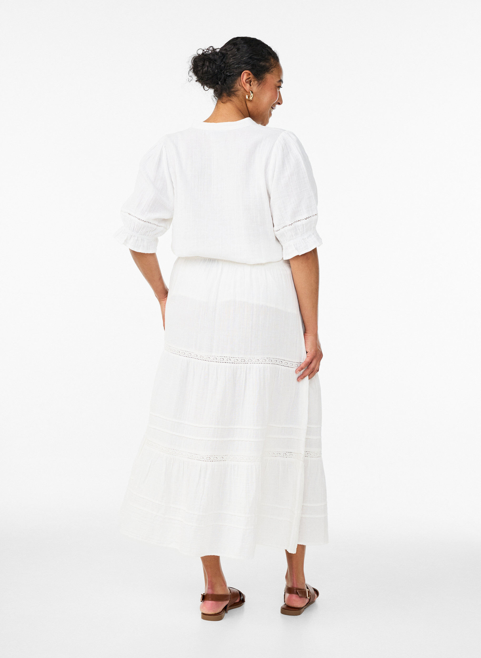 Zizzifashion A-line midi skirt in cotton muslin with crochet band, White, Model image number 1