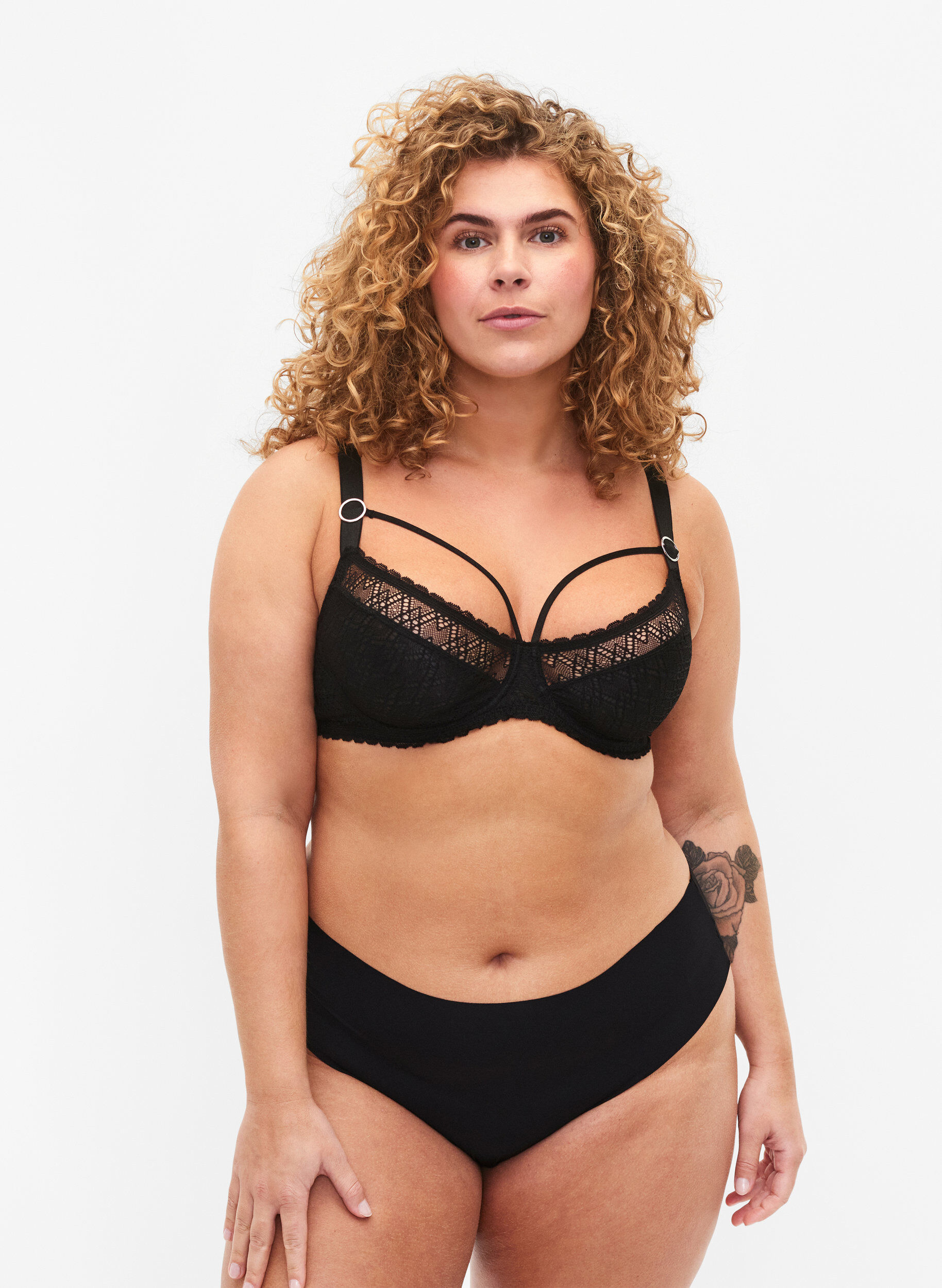 Zizzifashion Lace balconette with thong detail, Black, Model image number 1