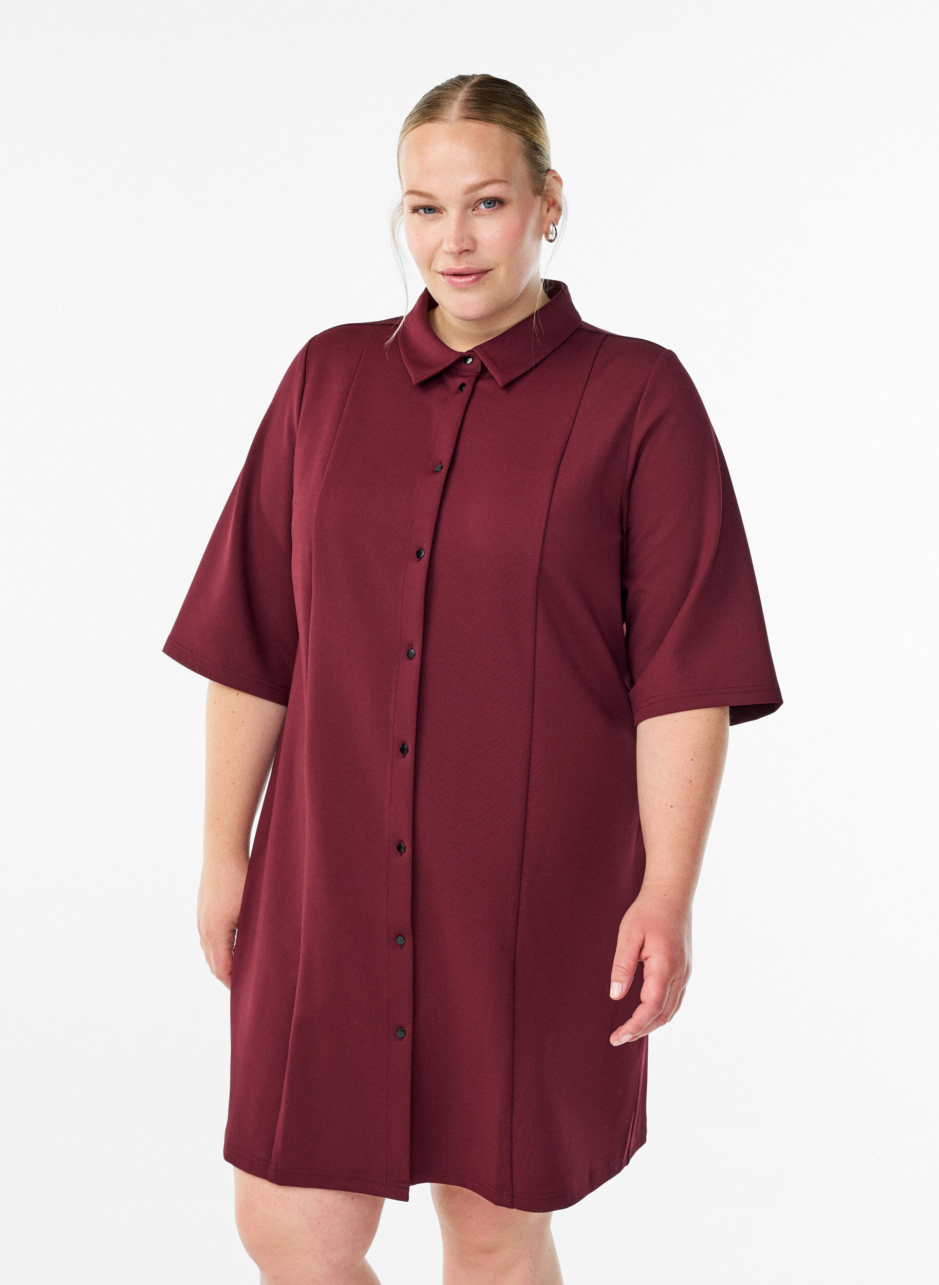 Short shirt dress with 3/4 sleeves, Red, Model