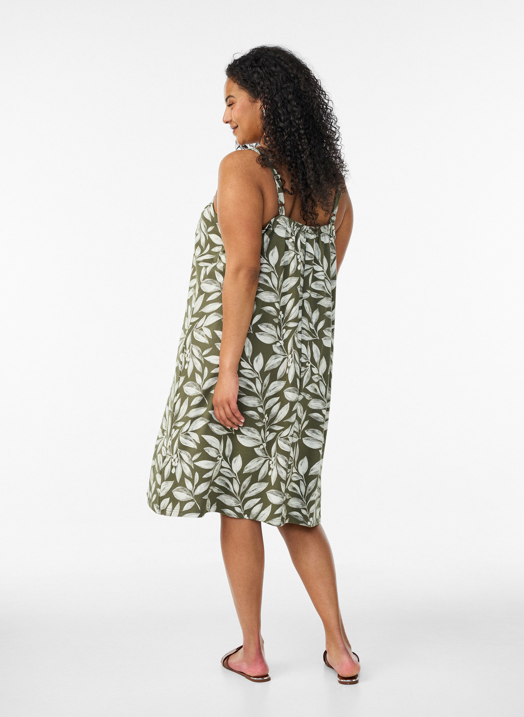 Zizzifashion Knee-length strap dress in organic cotton, Green, Model image number 2