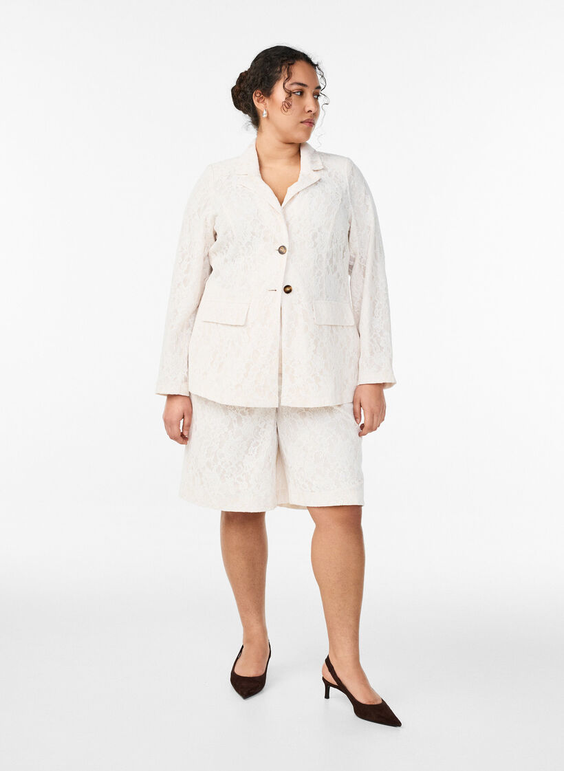 Lace blazer with button closure, Vanilla, Model