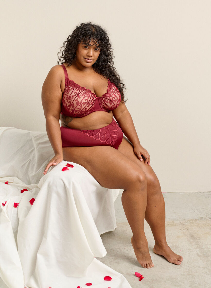 Bra with embroidered lace and moulded cups, Dark Bordeaux, Image image number 0