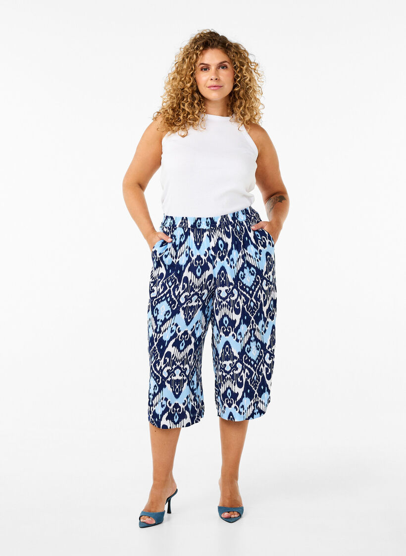 Viscose culotte trousers with print, Blue Ethnic AOP, Model image number 3