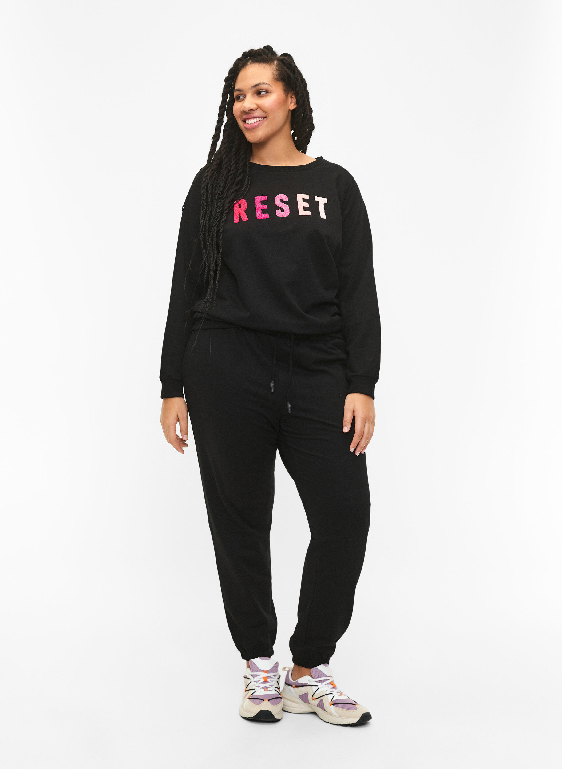 Zizzifashion Sweatshirt with text, Black W. Reset, Model image number 3