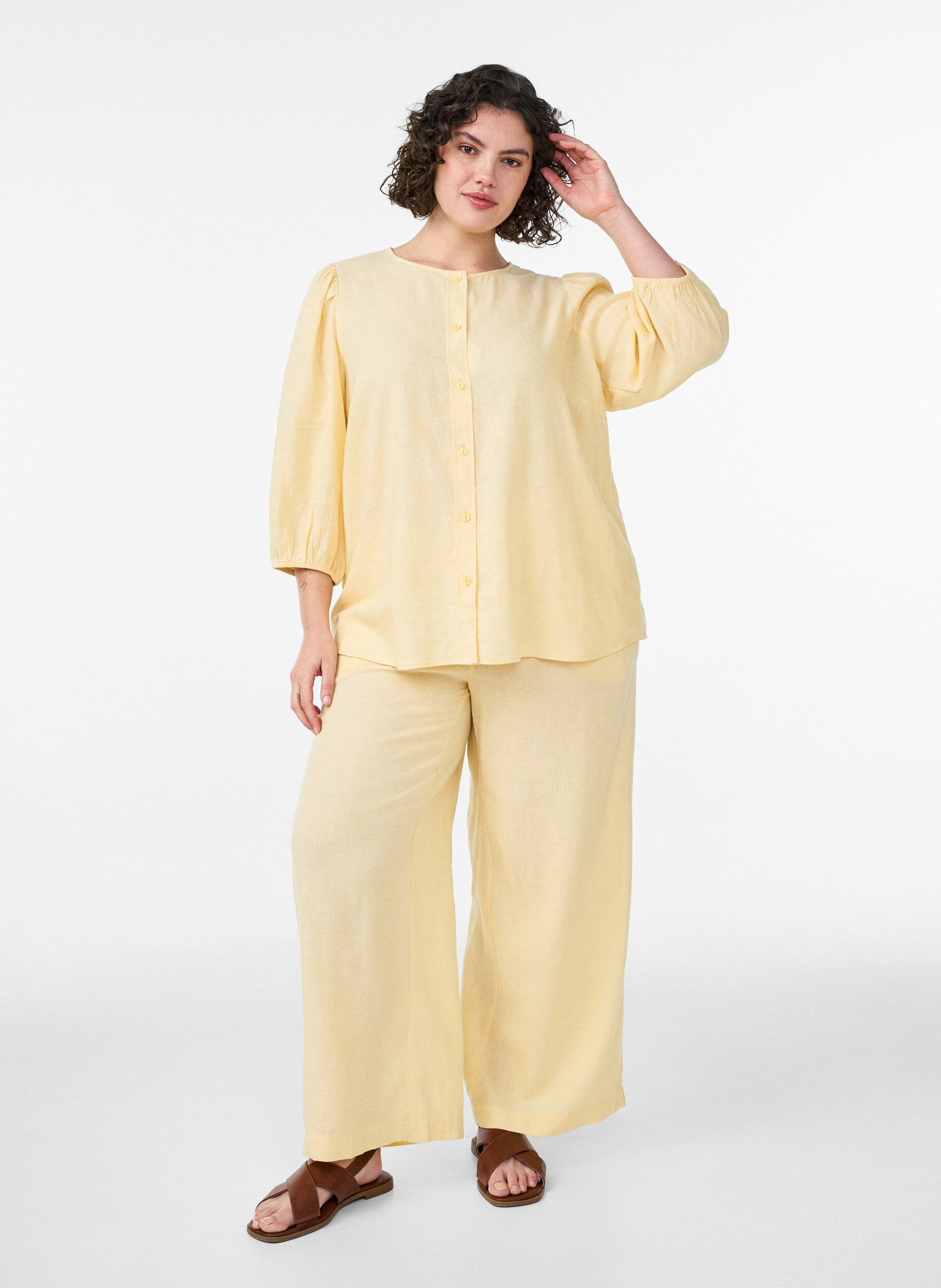 Zizzifashion Shirt blouse in linen and viscose with 3/4-sleeves, Yellow, Model image number 1
