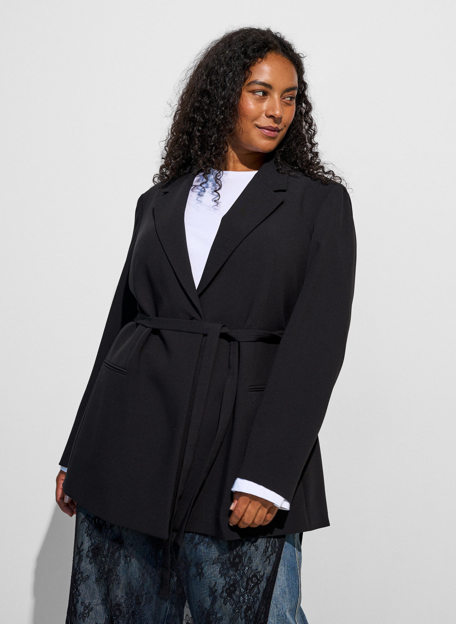 ZizzifashionBlazer with detachable tie belt, Black, Model image number 3