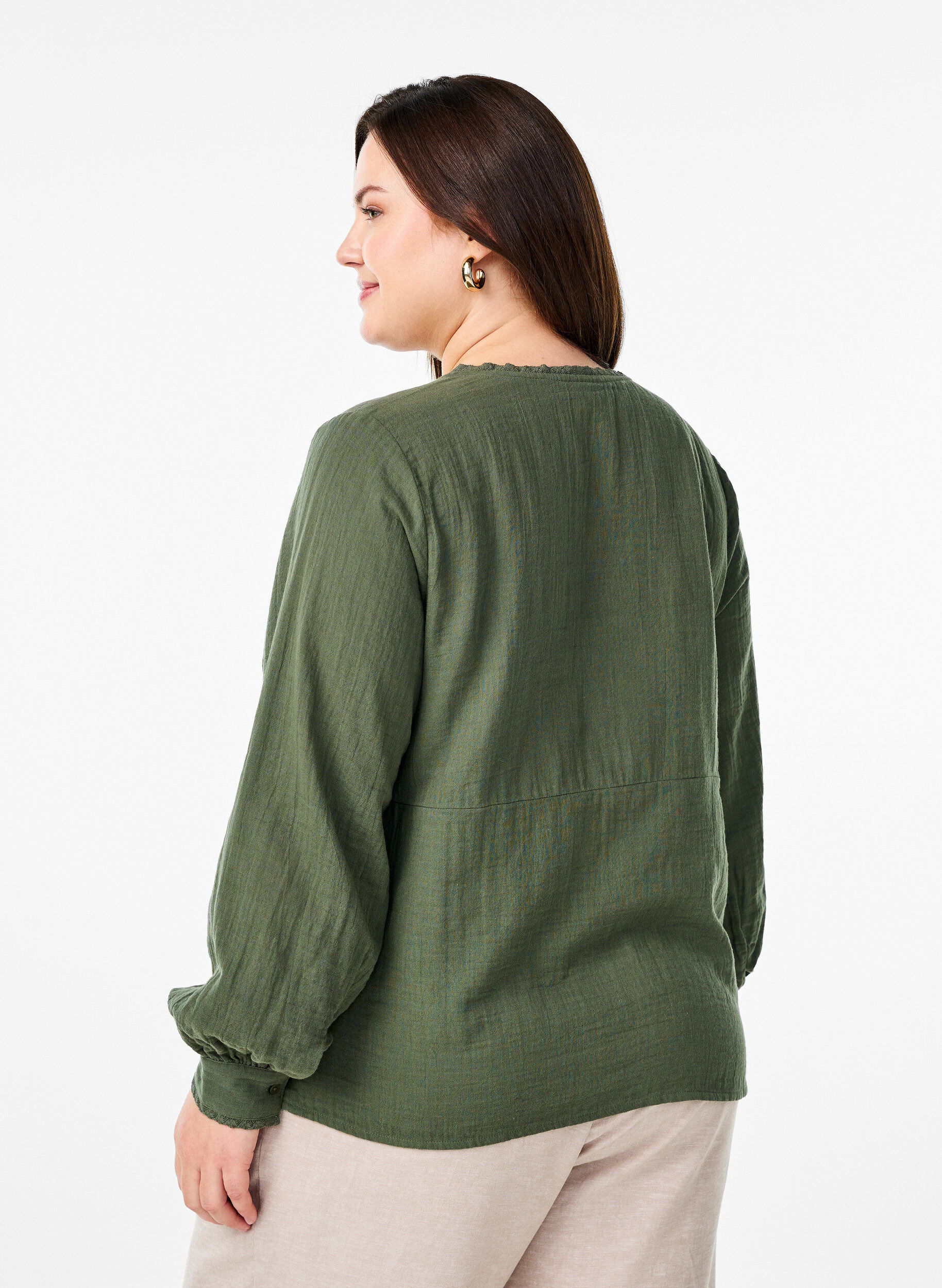 Zizzifashion Cotton muslin shirt blouse with crochet details, Green, Model image number 2