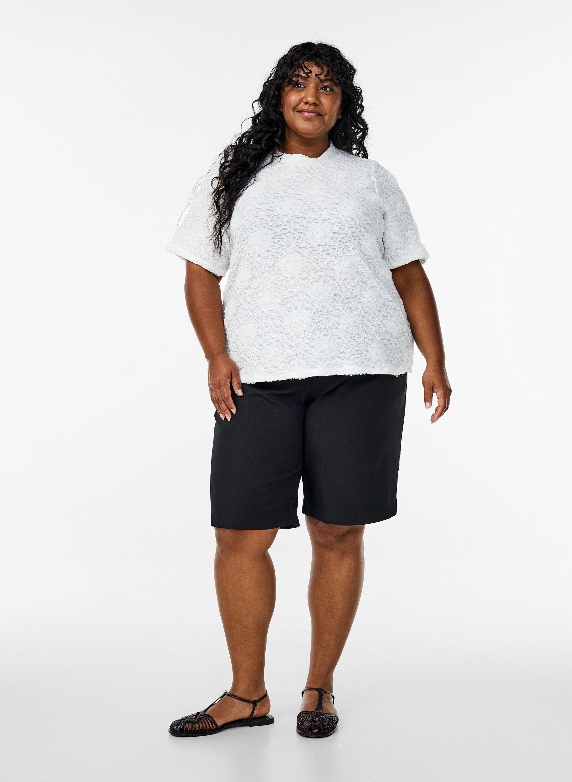 Zizzifashion Blouse with 3D flowers and short sleeves, White, Model image number 1