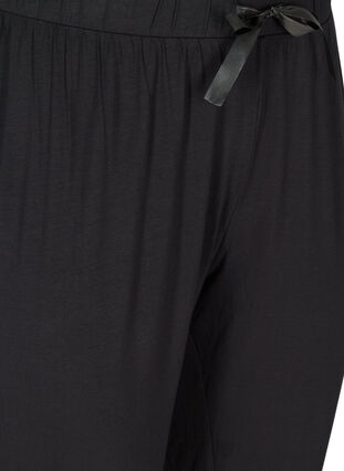 Floral pyjama trousers in viscose, Black, Packshot image number 2