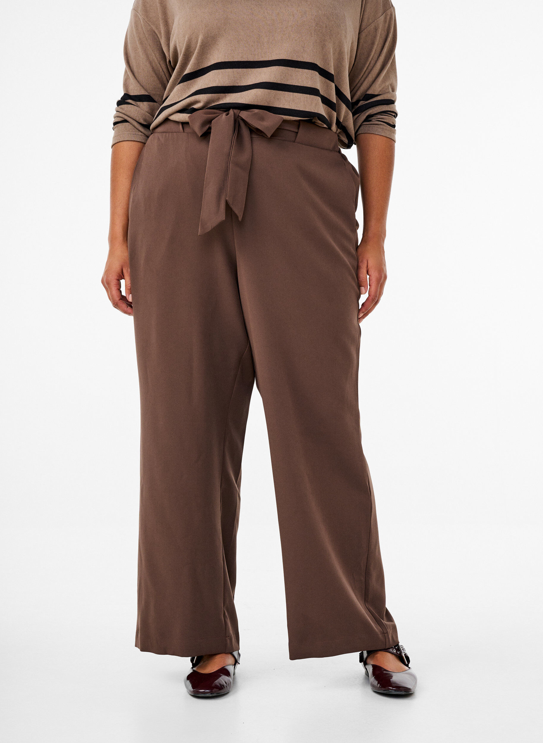 Zizzifashion Loose trousers with high waist and tie belt, Brown, Model image number 3