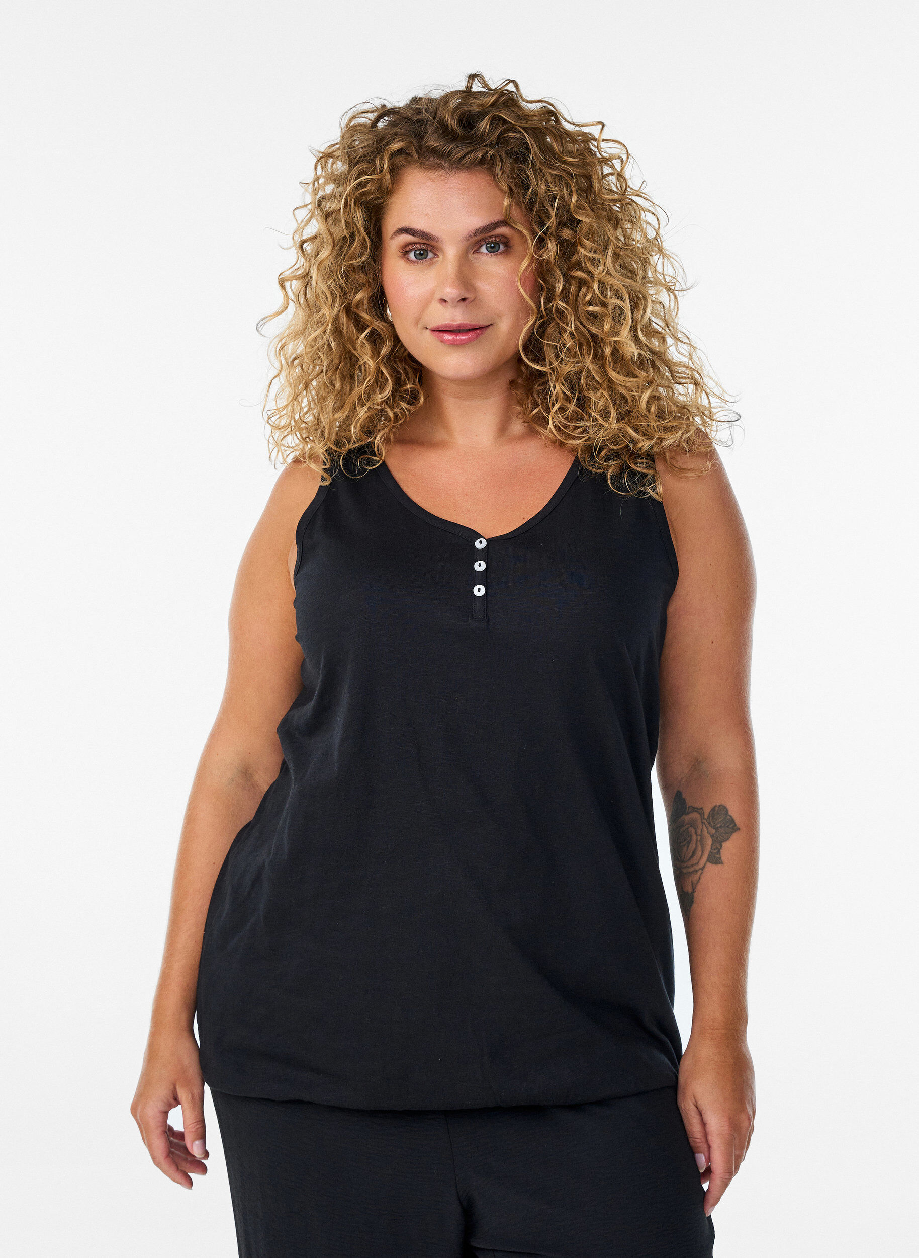 Zizzifashion Tank top in organic cotton with V-neck and buttons, Black, Model image number 0