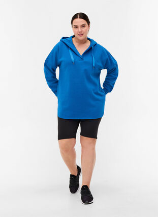 Sweatshirt with hood and slits, Daphne Blue, Model image number 3