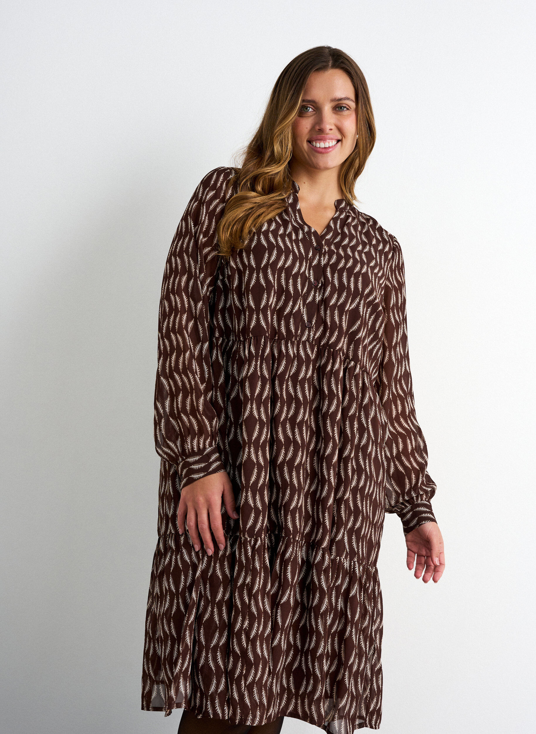 ZizzifashionDress with all-over print and a ruffle layer, Brown, Model image number 2